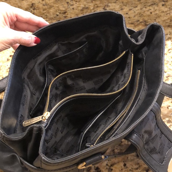 Michael Kors Black 8 Compartment Leather Handbag - Picture 9 of 9